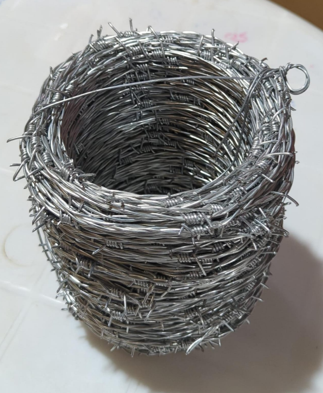 FIL DE FER BARBELE GALVANISE TOURET DE 5 KGS