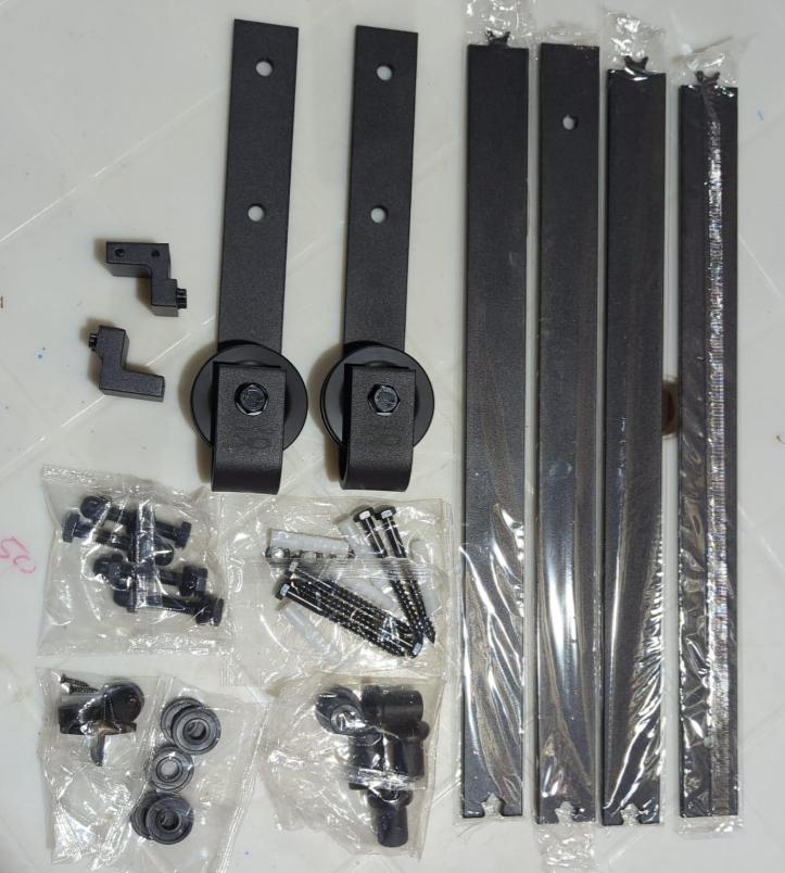 FIXATION DE PORTE INTERIEUR  COULISSANTE BOIS ENVERGURE DE 2M