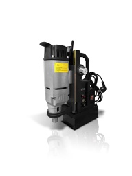 [Perceuse a colonne magnetic] Perceuse a colonne magnetic Rated voltage:  110V/230V_ Rated frequency:   50/60HZ_Motor input power: 1200w_Aggregate input power: 1200w_No-load speed: 500r/min_Maz drilling diameter:23mm_Max attraction: 12000N_Max travel: 180mm_Rated axis taper MT2_N.W.: 18.3kgs