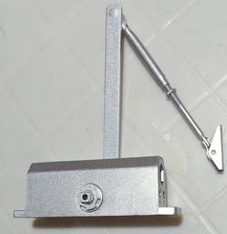 [13420-2] ENTREBAILLEUR DE PORTE HYDRAULIQUE "L"