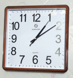 [241] HORLOGE REF: 241